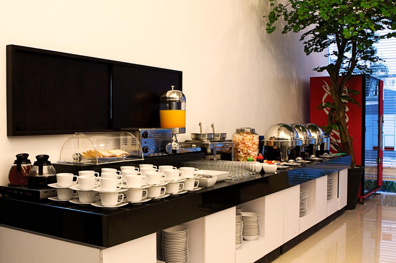 בנדונג Amaris Hotel Cihampelas מראה חיצוני תמונה